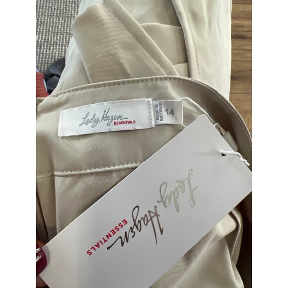 NWT Lady Hagen size 14 beige golf skort - Picture 3 of 3